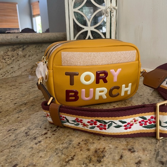 New Tory Burch crossbody 🎉 Perry high camera bag - Picture 8 of 8